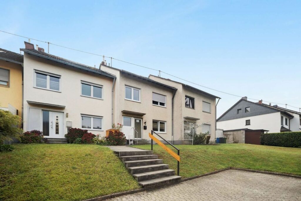 Dreifamilienhaus Oberbieber